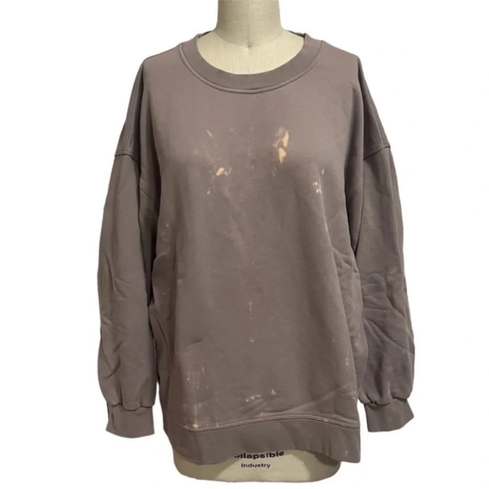 DIY Lululemon Perfectly Oversized Cropped
Crew Bleach Marked Sweater Project - Picture 2 of 6